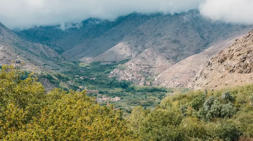 Vista aérea del valle del Toubkal, en Marruecos, entre montañas